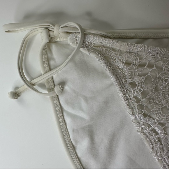 Xhilaration women’s white bikini bottoms with lace detailing size XL - Picture 4 of 8